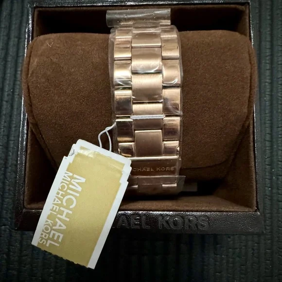 MICHAEL KORS - RUNWAY WATCH (NEW) - Picture 7 of 9